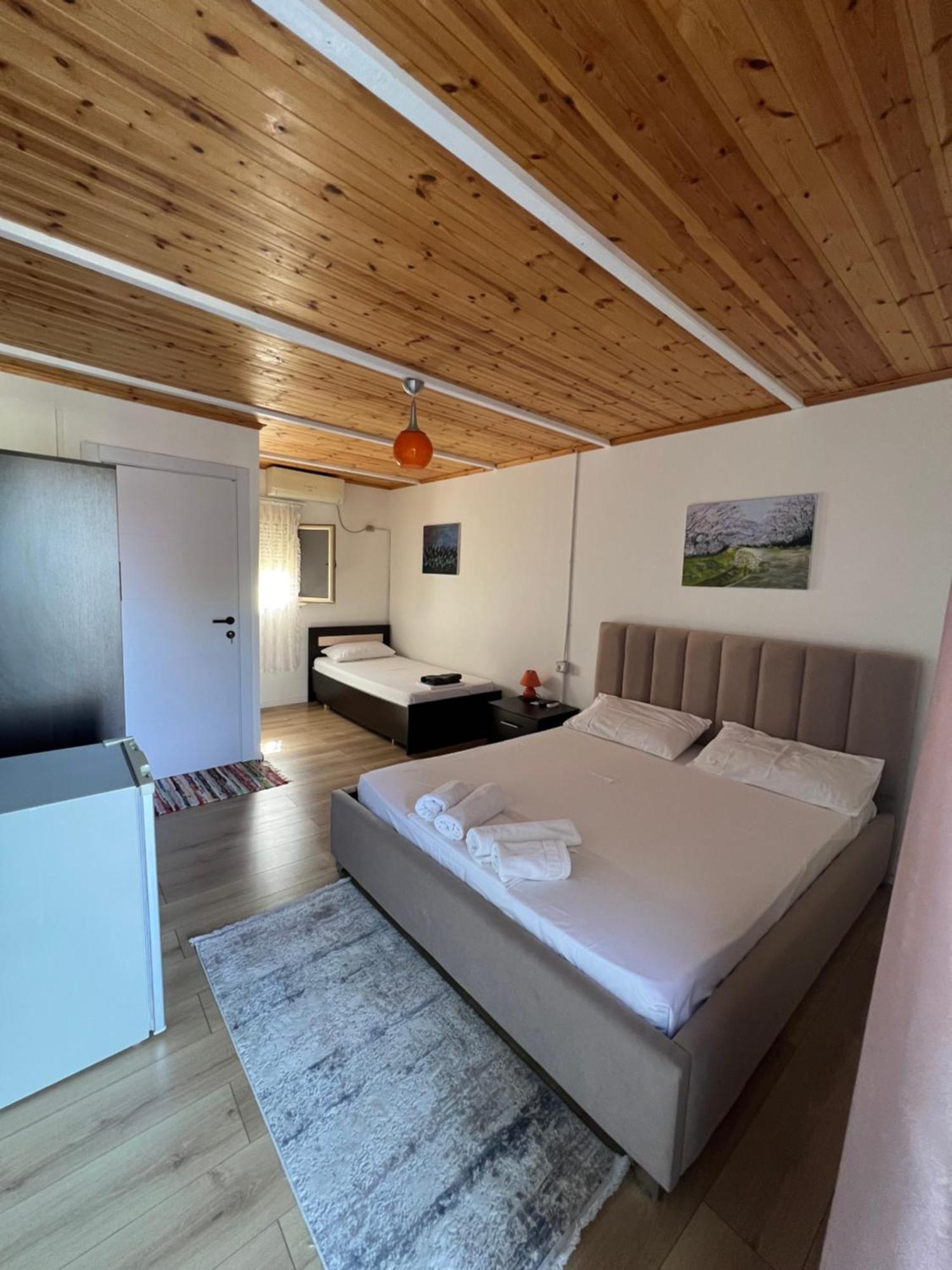 Vlorë Nili Hotel מראה חיצוני תמונה